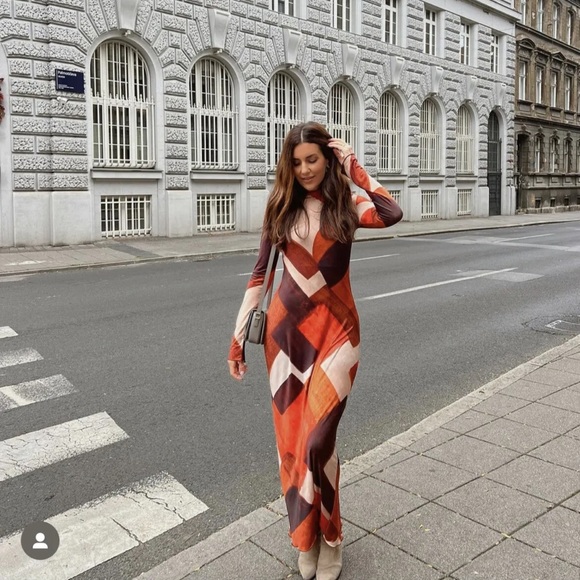 ZARA WOMAN NWT PRINTED DRESS SIZE MEDIUM - Picture 2 of 12